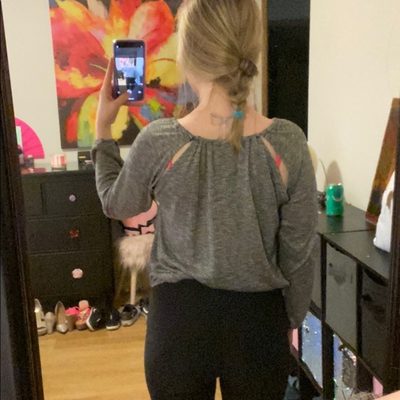 Wallflower • Cutout Detail Knot Top - Picture 8 of 11